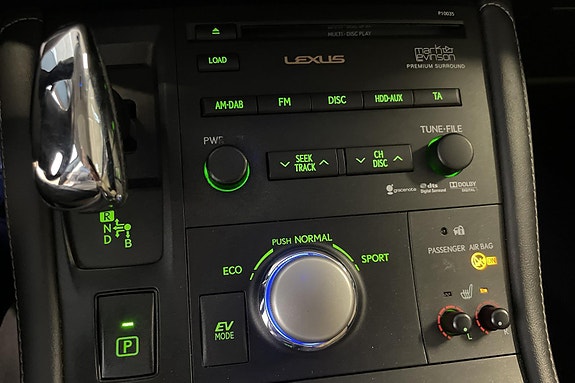 Lexus CT200h 13 of 27