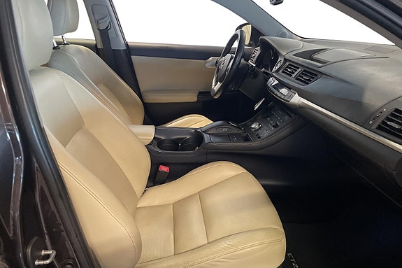 Lexus CT200h 23 of 27