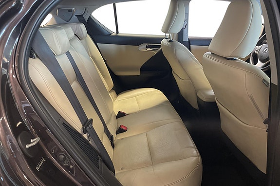 Lexus CT200h 22 of 27
