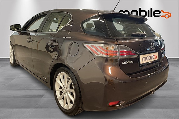 Lexus CT200h 21 of 27