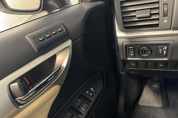 Lexus CT200h 17 of 27