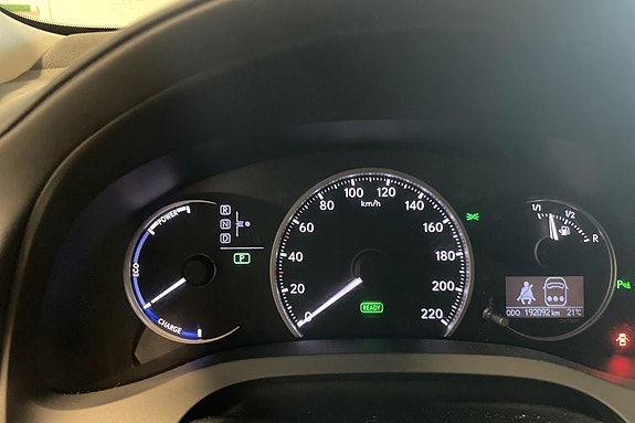 Lexus CT200h 10 of 27