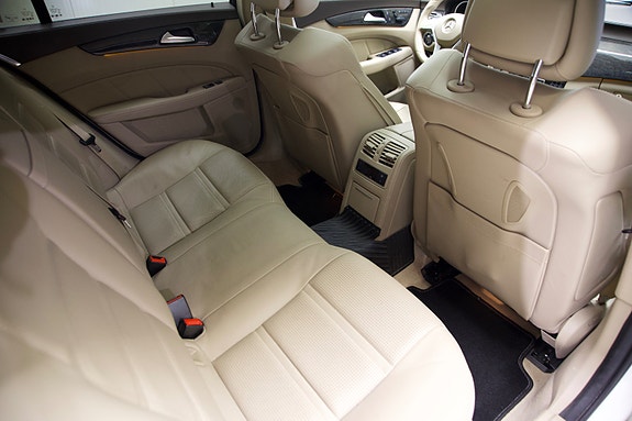 Mercedes-Benz CLS63 5 of 5