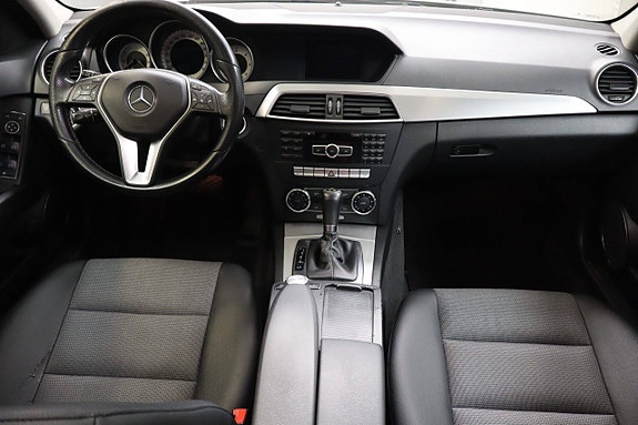 Mercedes-Benz C180 3 of 5