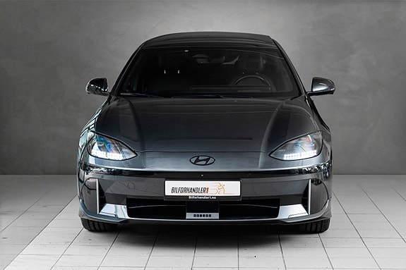 Hyundai Ioniq 6 3 of 5