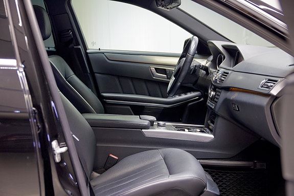 Mercedes-Benz E-Klasse 4 of 5