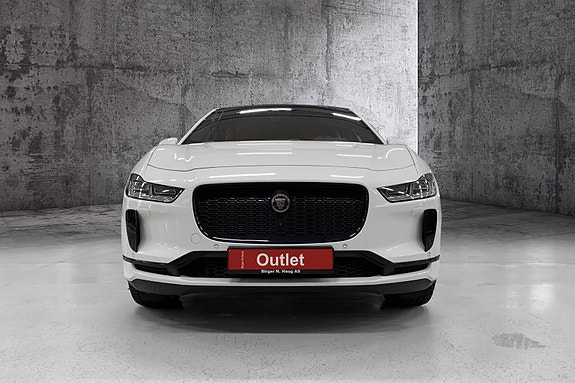 Jaguar I-PACE 2 of 5