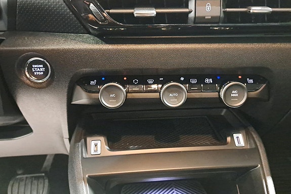 Citroen E-C4 X 15 of 26