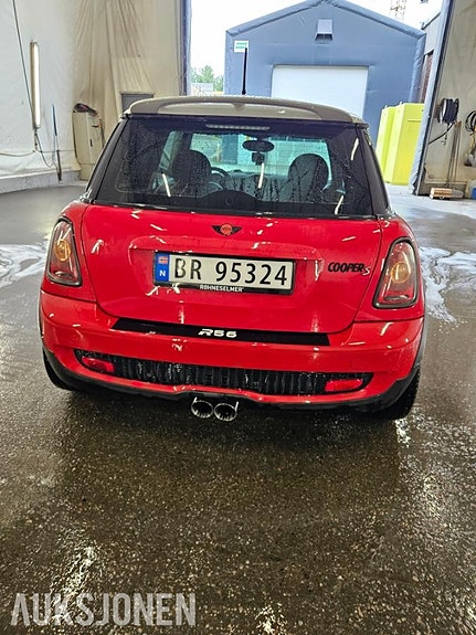 MINI Cooper S 3 of 5