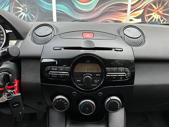 Mazda 2 13 of 24