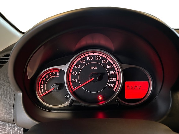 Mazda 2 11 of 24