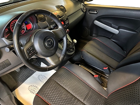Mazda 2 15 of 24