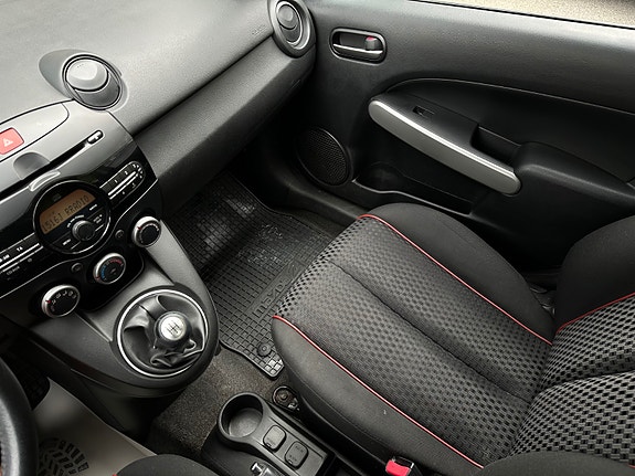 Mazda 2 19 of 24