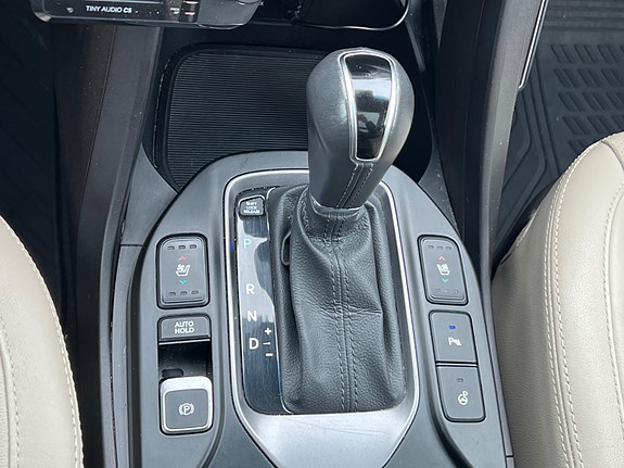 Hyundai Santa Fe 17 of 24