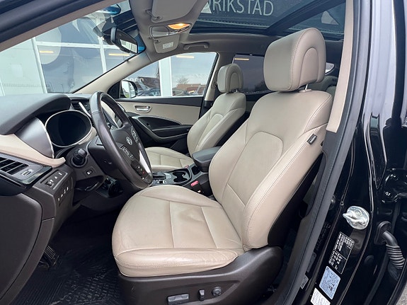 Hyundai Santa Fe 13 of 24