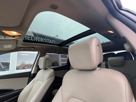Hyundai Santa Fe 14 of 24