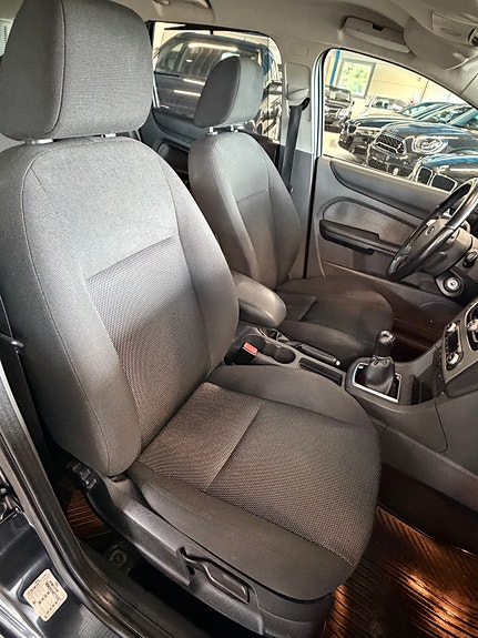 Ford Focus 12 of 26