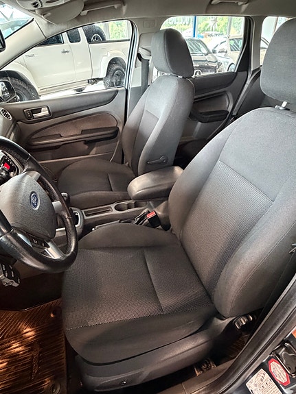 Ford Focus 14 of 26