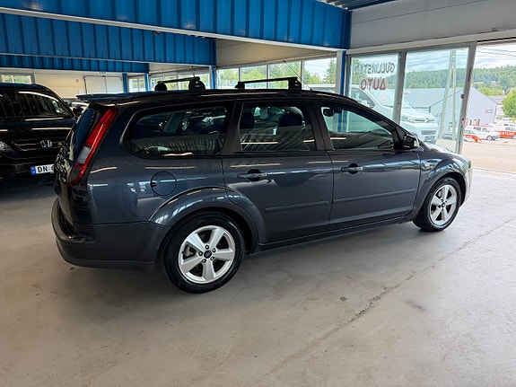 Ford Focus 8 of 26