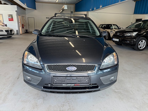 Ford Focus 2 of 5