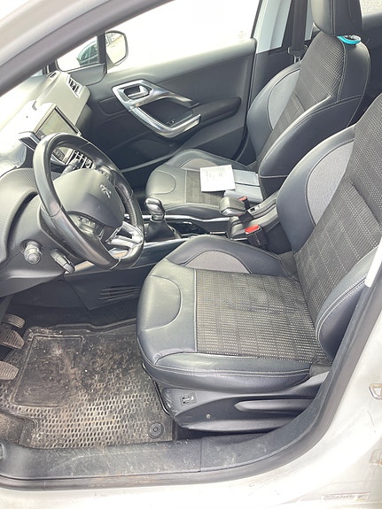 Peugeot 2008 25 of 30