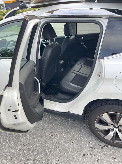 Peugeot 2008 23 of 30