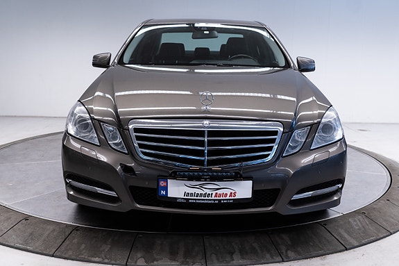 Mercedes-Benz E220 d 3 of 5