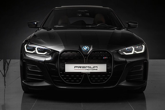 BMW i4 4 of 5