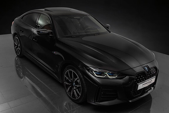 BMW i4 2 of 5