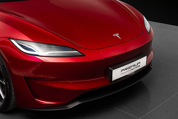Tesla Model 3 3 of 5