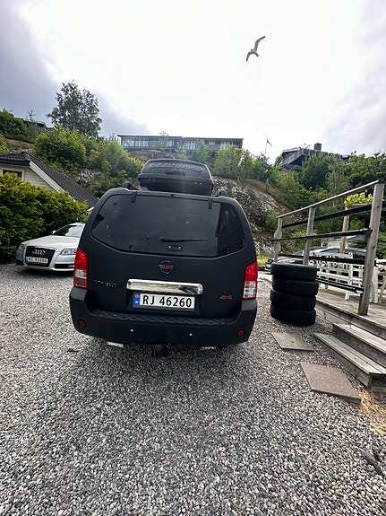 Nissan Pathfinder 10 of 19