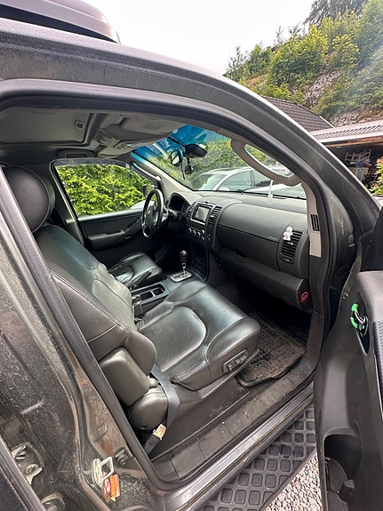 Nissan Pathfinder 16 of 19