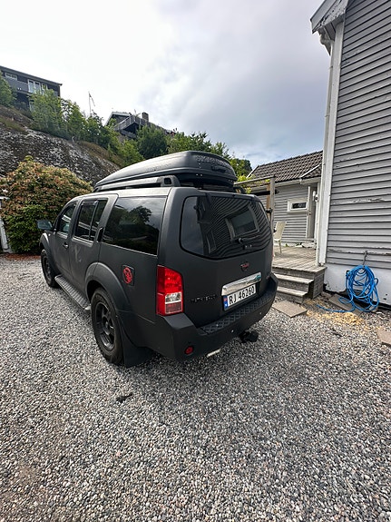 Nissan Pathfinder 8 of 19