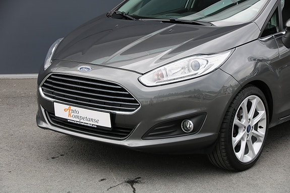 Ford Fiesta 2 of 5