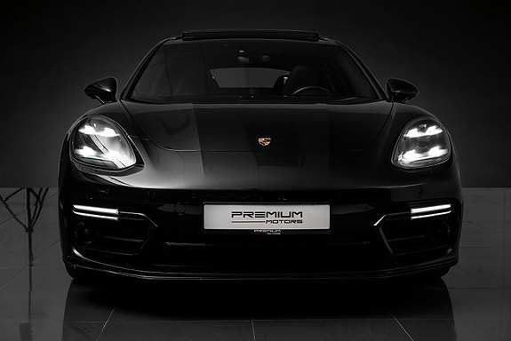 Porsche Panamera 4 of 5