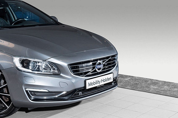 Volvo V60 4 of 25