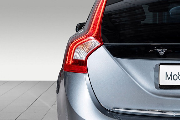 Volvo V60 8 of 25