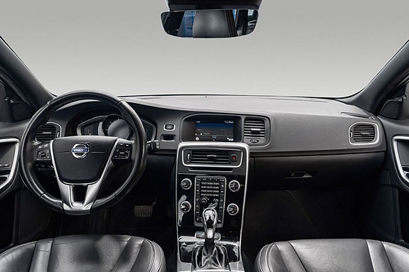 Volvo V60 22 of 25