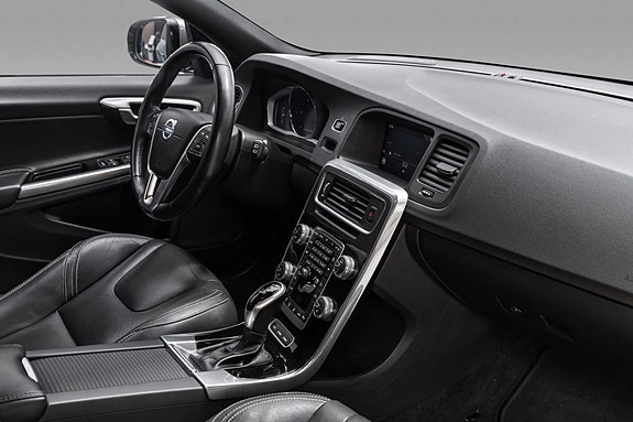 Volvo V60 25 of 25