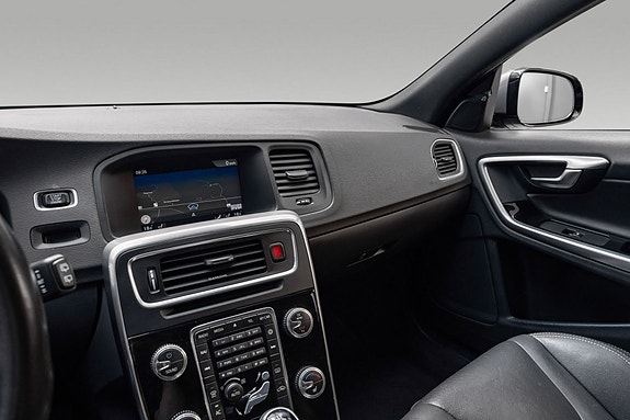 Volvo V60 14 of 25