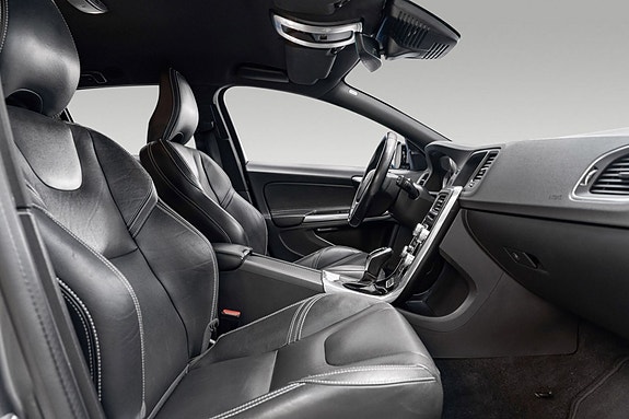 Volvo V60 24 of 25