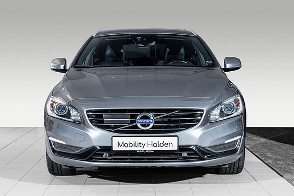 Volvo V60 2 of 25