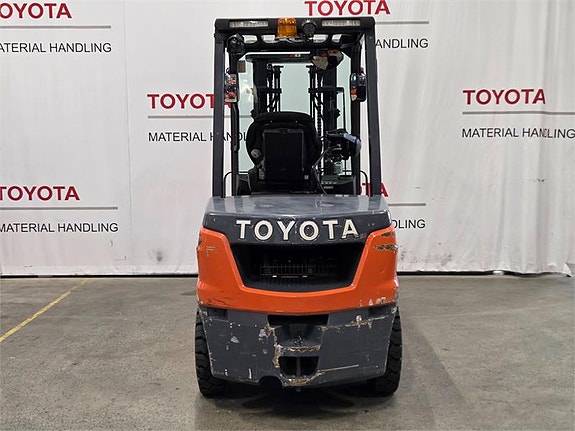 Toyota 52-8FDJF35 2 of 4