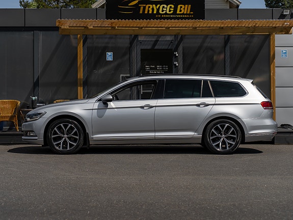 Volkswagen Passat 10 of 30
