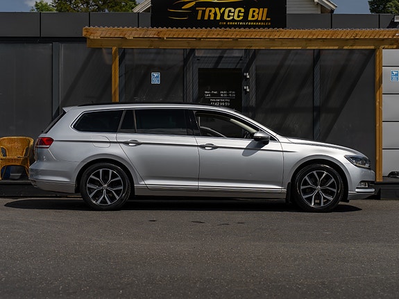 Volkswagen Passat 5 of 30