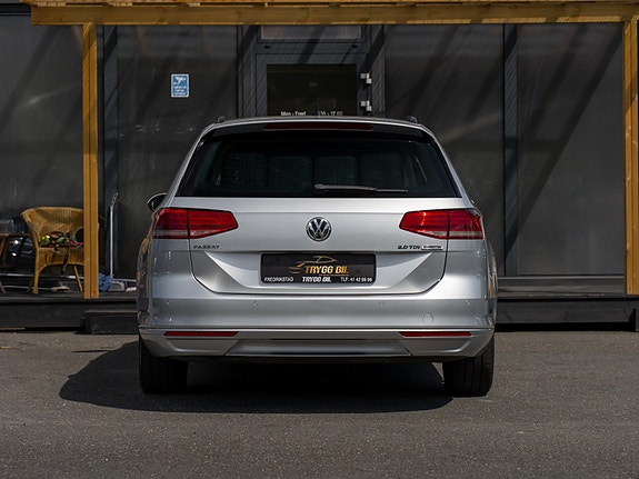 Volkswagen Passat 8 of 30