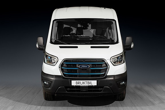 Ford E-Transit 350 L2 Van 3 of 5
