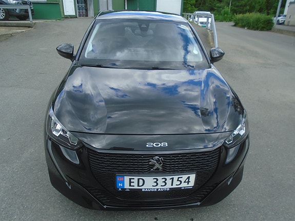 Peugeot e-208 3 of 5
