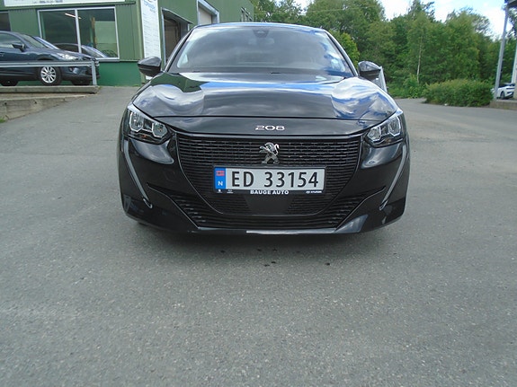 Peugeot e-208 2 of 5