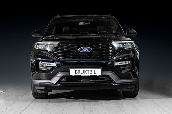Ford Explorer 3 of 5